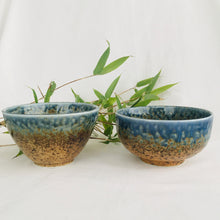 Indlæs billede til gallerivisning Blå retroskål / bowl - V-formet